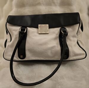 👜Liz Claiborne New York White and Navy Blue Handbag